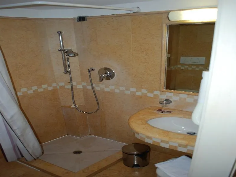 Vecellio Hotel Venice 3*,